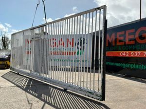 30ft x 10ft HEAVY DUTY SLIDING GATE...........4580 - Image 3