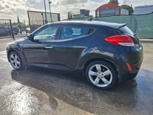 132 Hyundai Veloster  1.6 Petrol - Image 4