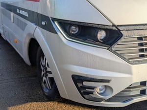2017 ADRIA SUPERSONIC SUPREME 810 SC - Image 4