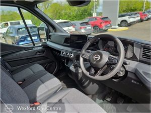 Nissan Interstar INTERSTAR L2H2 130 SV PREMIUM - Image 2