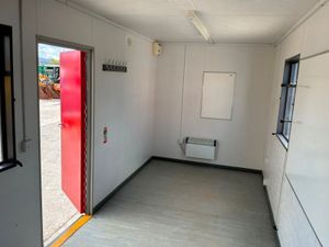 20ft PORTABLE SITE CABIN / HOME OFFICE......1182t. - Image 4