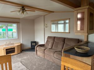 UNIQUE SPACIOUS AND A TOTAL BARGAIN WINTER PACK - Image 3