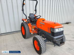 2008 Kubota L3200 - Image 3