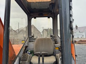 7 ton hitachi digger - Image 2