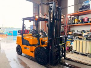 2018 HYUNDAI ... 5 TON GAS FORKLIFT ...822 hours - Image 3