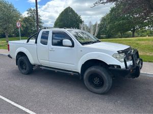 Nissan Navara D40 ST X - Image 2