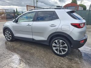 182 Kia Stonic Diesel Light Damage - Image 4
