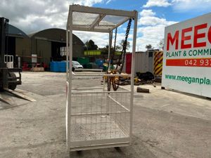 61" x 41" MAN BASKET / SAFETY CAGE.......4043-1. - Image 4