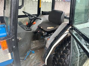 Ford 1920 Compact Tractor - Image 4