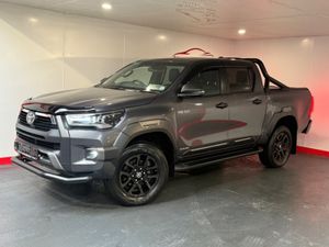 Toyota Hilux 2.8 MHEV INVINCIBLE 4DR - Image 2