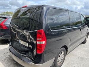 17 i800 2.5 Diesel 8 Seats 100k miles Drive home - Image 3
