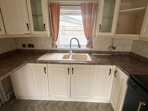 LUXURY RESIDENTIAL SPEC LODGE!! - Image 2