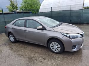 152 Toyota Corolla  1.3 Petrol - Image 3