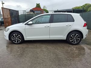 2019 Volkswagen Golf  Tdi - Image 2
