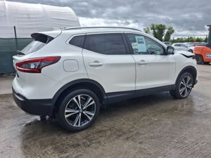 2018 Nissan Qashqai Light Damage - Image 3