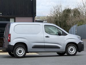 Peugeot Partner PROFESSIONL PREM+ 1000KG 100BHP - Image 3