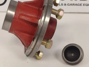 Front Hub Massey Ferguson 135 /165 / 565(Complete) - Image 4