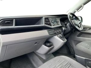 Volkswagen Transporter Shuttle SE - Image 3
