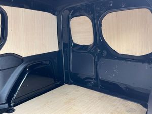 Nissan TOWNSTAR TEKNA+ - Image 4