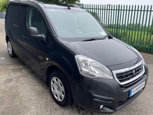 Peugeot Partner PROFESSIONAL 1.6 BLUE HDI NEW DOE! - Image 2