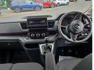 Renault Trafic Passenger **9 Seater COMBI FWD L2 A - Image 4