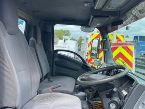 Isuzu Recovery Truck - Image 4