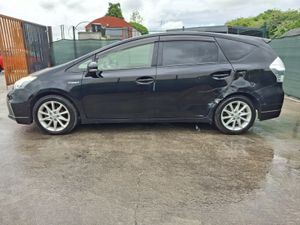2015 Toyota Prius 7 seater..Drive away - Image 3