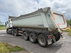 Schmitz Tipping Trailers - Image 4