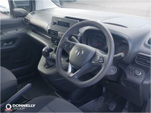 Vauxhall Combo Cargo L1 Diesel Sportive - Image 4