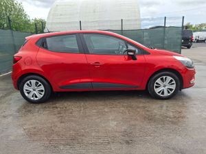 2018 Renault Clio Expression  1.2 Petrol - Image 4