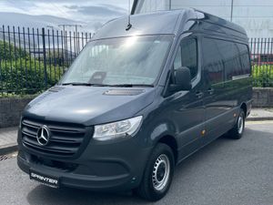 2025 Sprinter 315/36 Auto/AC/ Rev Cam/Leather - Image 2