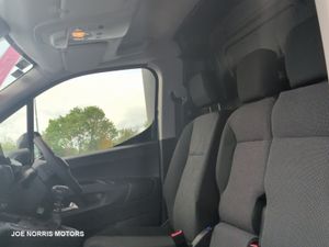 Peugeot Partner PRO PLUS 1.5 HDI 100 BHP  DEMONSTR - Image 4