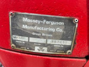 1982 Massey Ferguson 240 - Image 3