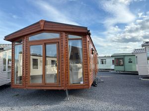 SPECTACULAR RESIDENTIAL SPEC LOG CABIN ON WHEELS. - Image 2