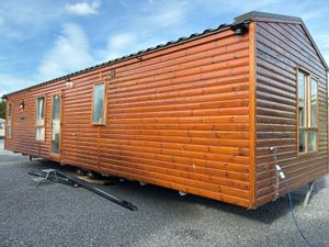 SPECTACULAR RESIDENTIAL SPEC LOG CABIN ON WHEELS. - Image 4