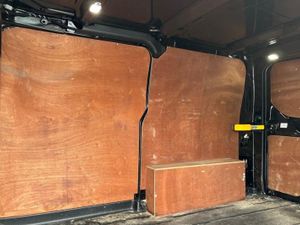 Ford Transit Custom LIMITED - Image 4