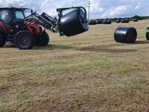 New Cashels Overarm Universal Bale Grab - Image 3
