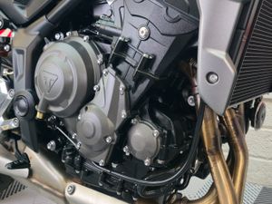 222 Triumph Trident - Image 4