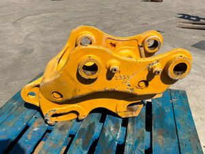 MILLER QUICK HITCH......65mm PINS........2321. - Image 2