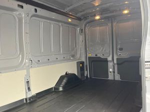 Ford E-Transit TREND - Image 4