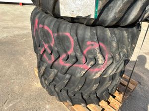22.5 PART WORN DUMPER / TRAILER TYRES....1820. - Image 4