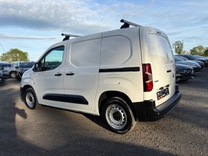 Vauxhall Combo - Image 4
