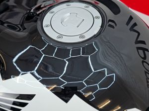 2001 Honda CBR 929 RR - Image 3