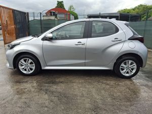 231 Toyota Yaris  Hybrid   Automatic - Image 3