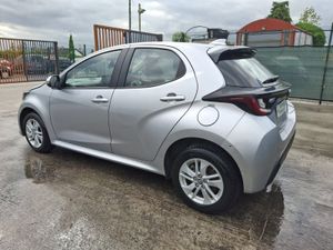 231 Toyota Yaris  Hybrid   Automatic - Image 4
