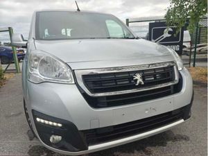 Peugeot Partner TOP SPEC VAN ! - Image 2