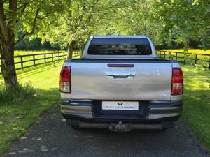 2023 Toyota Hilux 2.4 Icon D-4D Crew Cab - Image 4