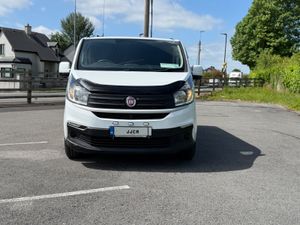 ABSOLUTELY STUNNING 2019 CREW CAB TOP SPEC - Image 2
