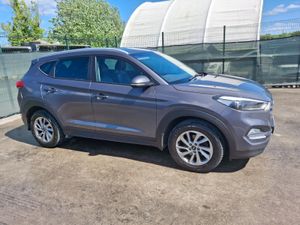 2016 Hyundai Tucson  Executive  Full leather - Image 2