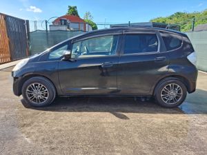 2012 Honda Fit  Hybrid  1.4  Automatic - Image 2